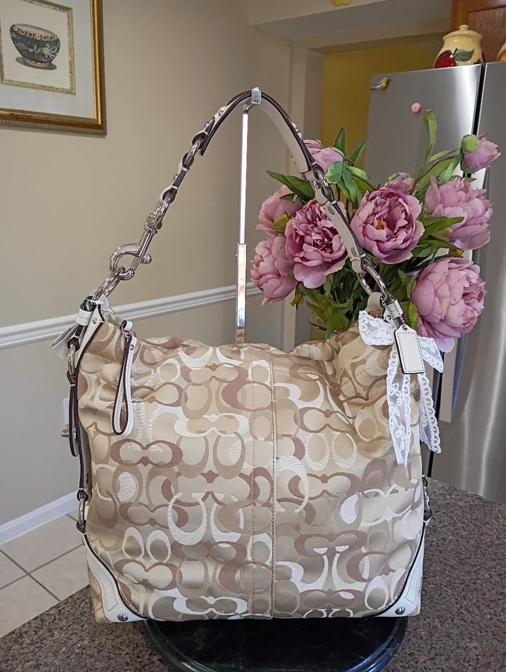 NWT Coach Opt Signatire Carly Hobo